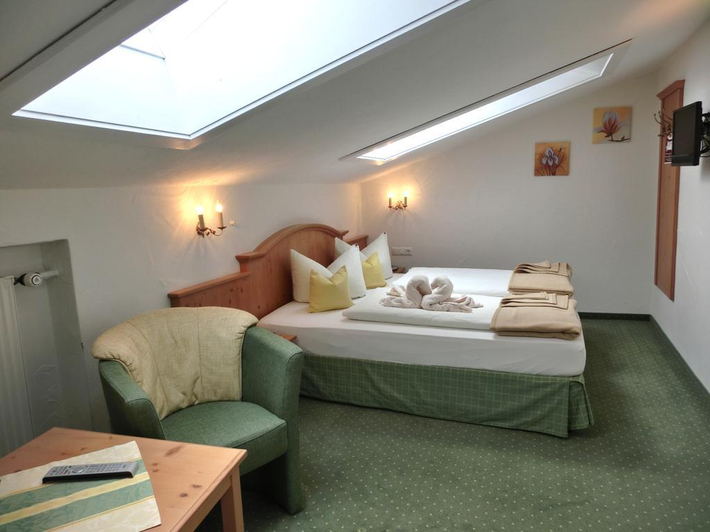 Classic Double Room,250515973:JPEG